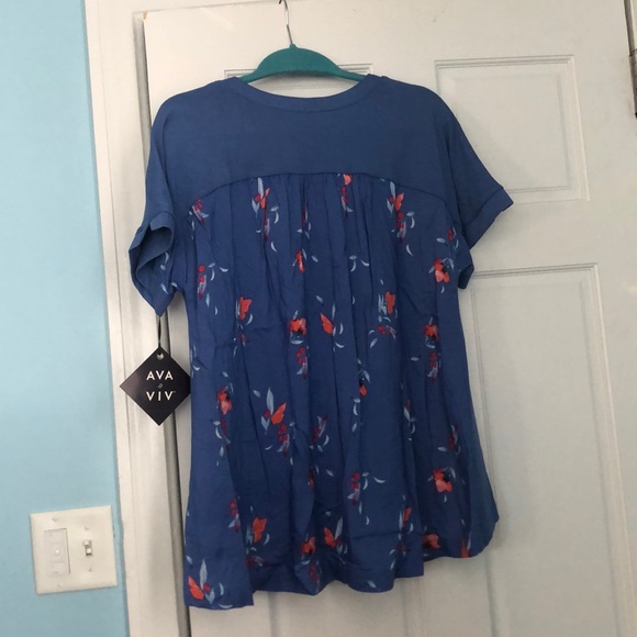 NWT Ava & Viv X Blue Floral Top - Picture 2 of 4